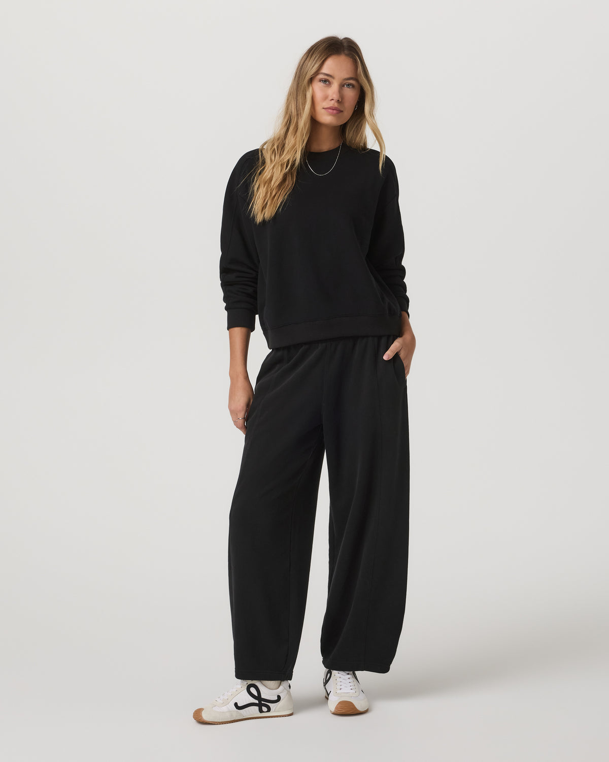 Sedona Seams Crew Women's Black Fleece Sweatshirt - Image 2