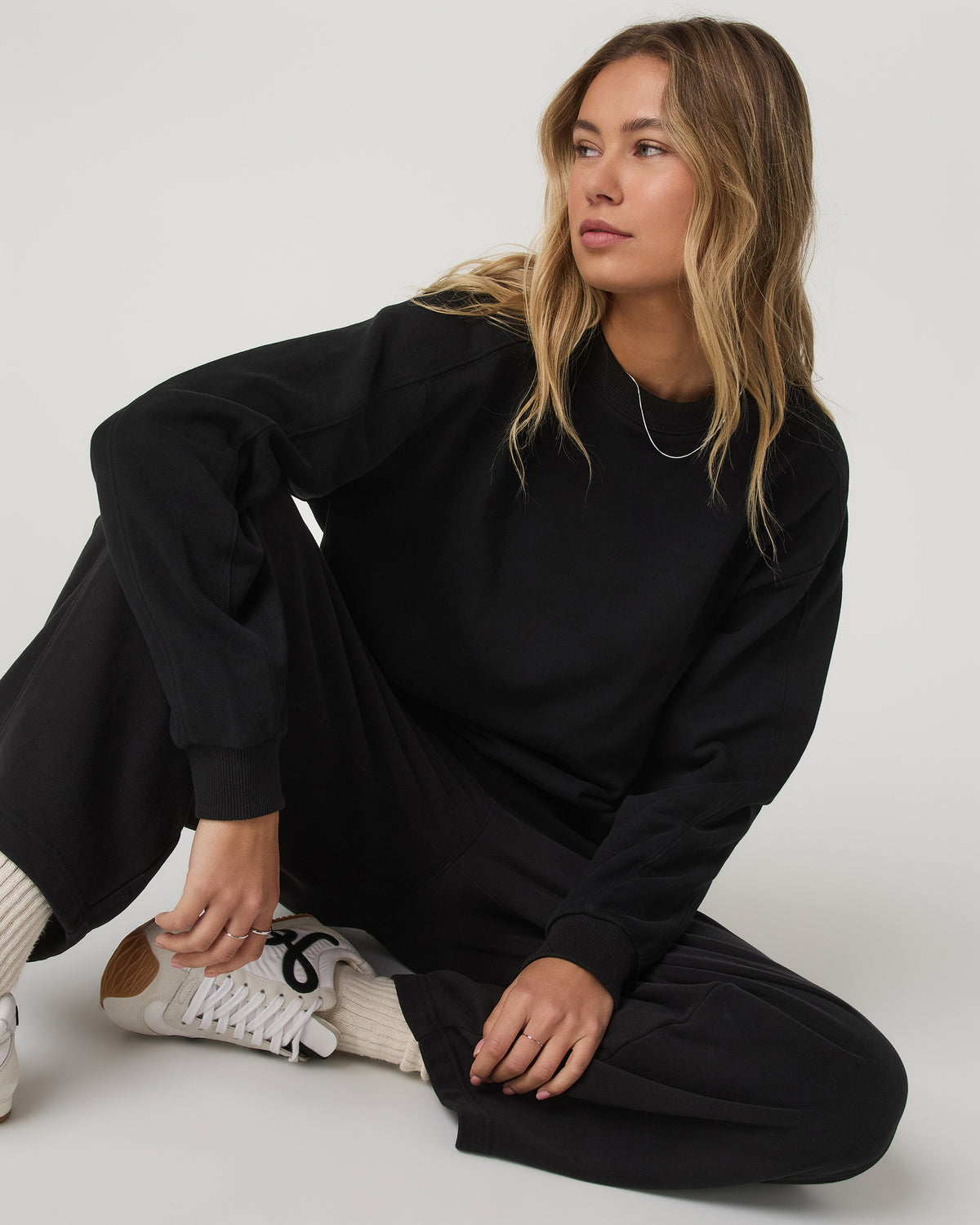 Sedona Seams Crew Women's Black Fleece Sweatshirt - Image 6