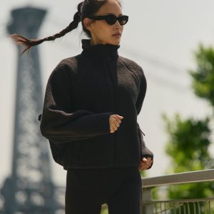 Alpine Jacket Women's Cozy Fleece Jacket in Black| Vuori