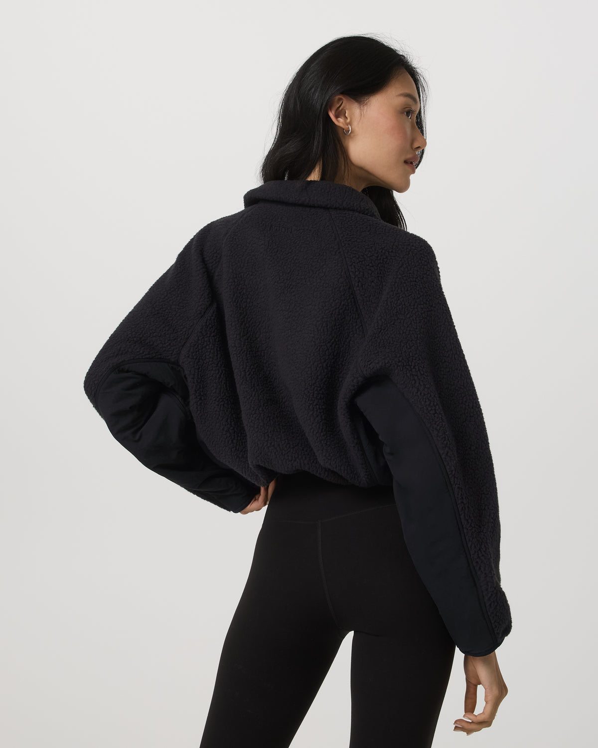 Alpine Jacket Women's Cozy Fleece Jacket in Black| Vuori - Image 3