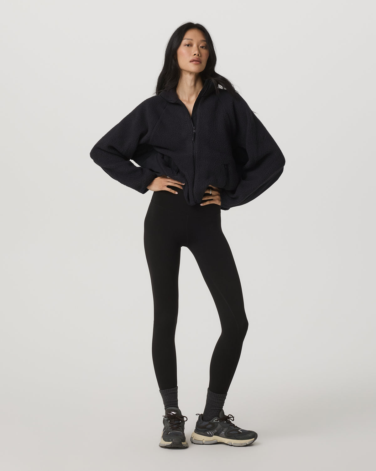 Alpine Jacket Women's Cozy Fleece Jacket in Black| Vuori - Image 4
