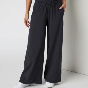 Villa Wideleg - Short Black Wide Leg Pants