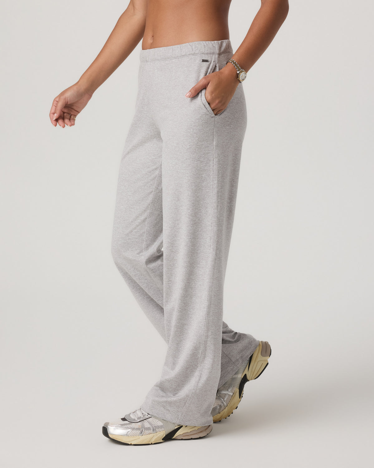 Women's Halo Modern Straight Leg Pant-Short Pale Grey