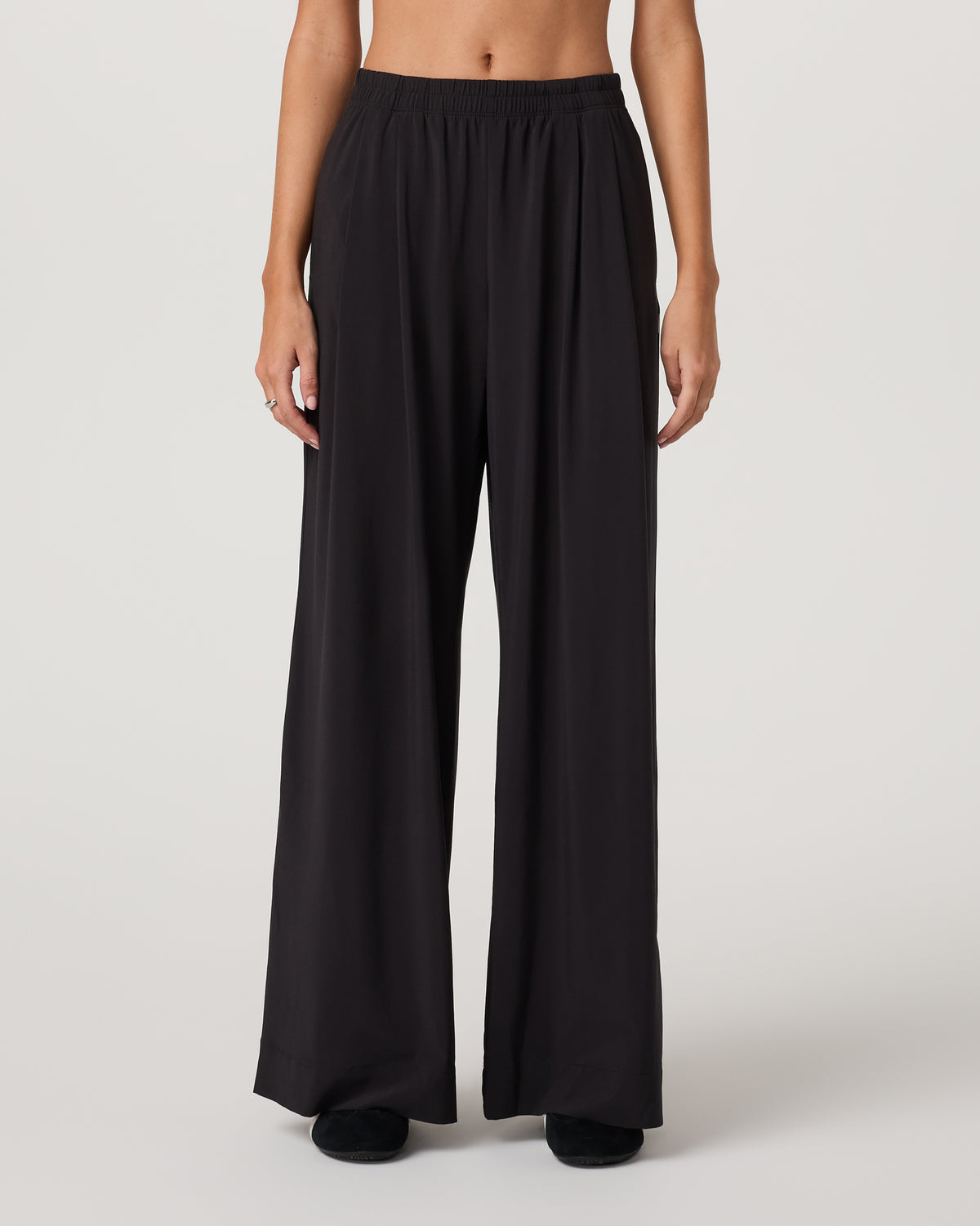 Villa Vibes Wideleg Women's Black Ultra-Wide Leg Pants