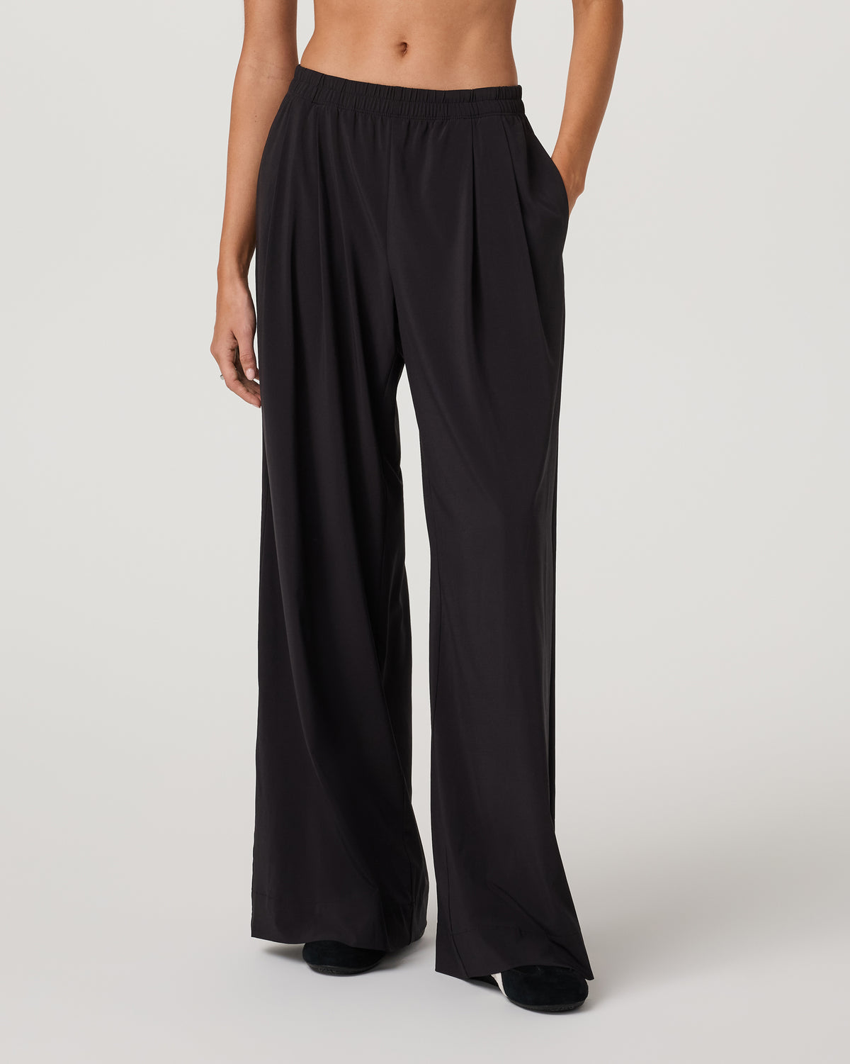 Villa Vibes Wideleg Women's Black Ultra-Wide Leg Pants - Image 5