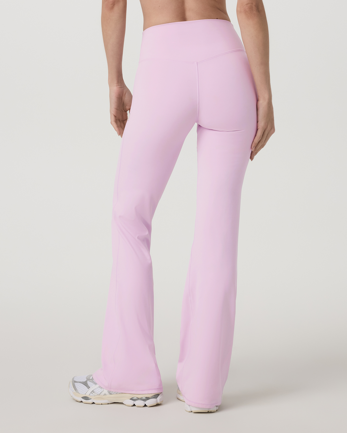 Vuori AllTheForm? Flare Women's Orchid Whisper Flare Leggings - Image 3
