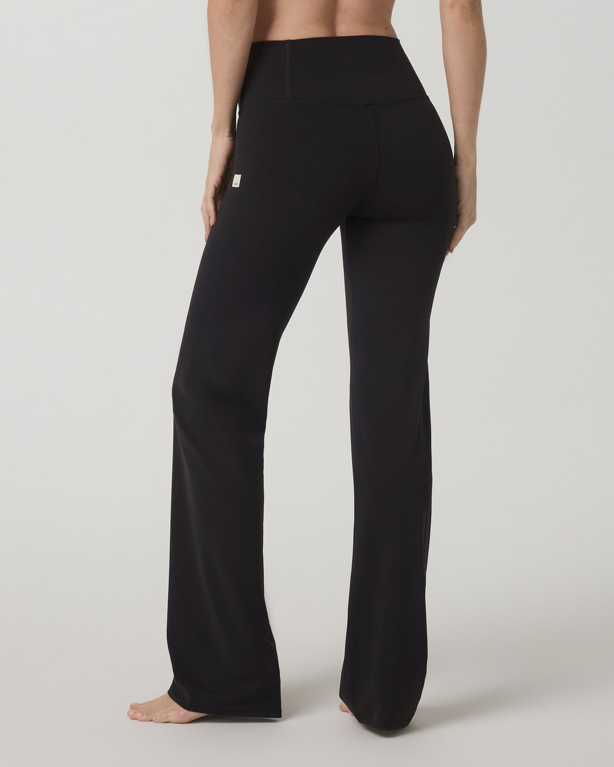 Vuori AllTheFeels? Straight Leg - Short Women's Black Leggings - Image 3