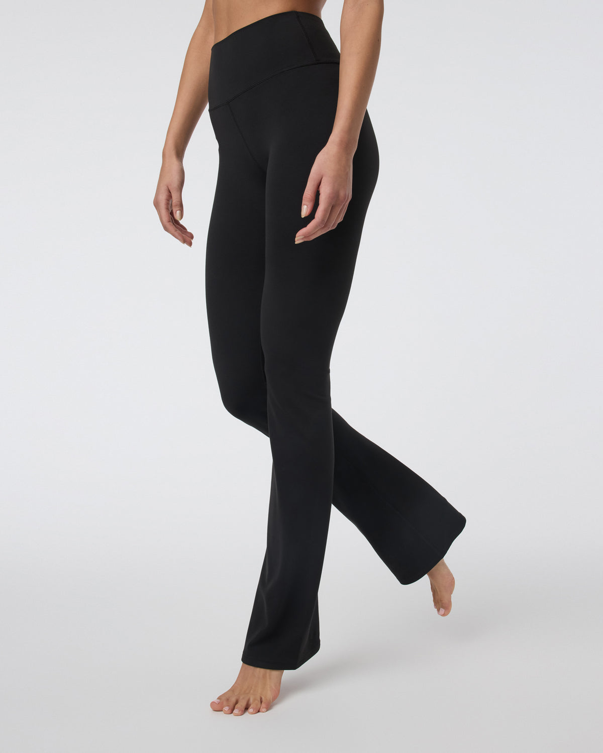 Vuori AllTheFeels? Slim Flare - Short Black