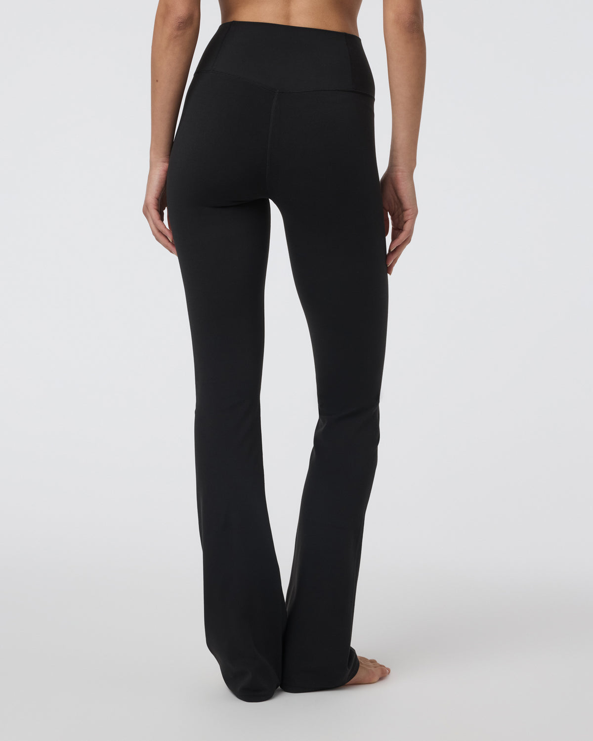 Vuori AllTheFeels? Slim Flare Black - Image 4