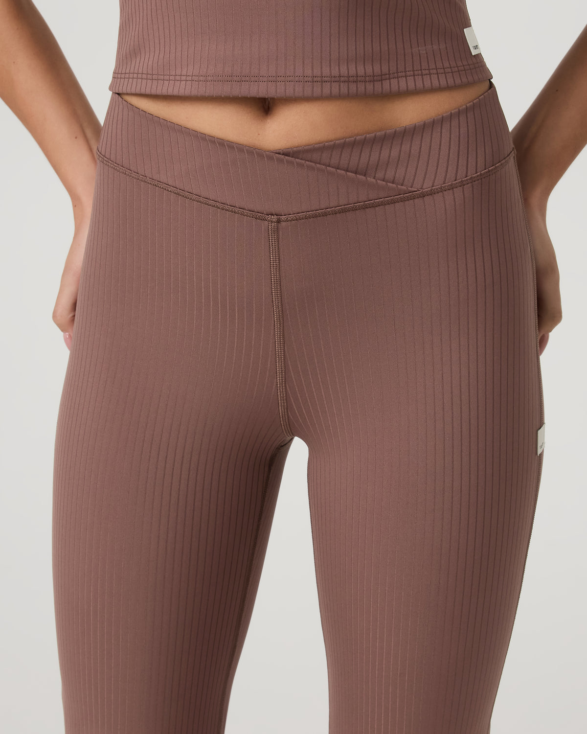 Inversion Rib Slim Flare Women's Sable Slim Flare Leggings - Image 5