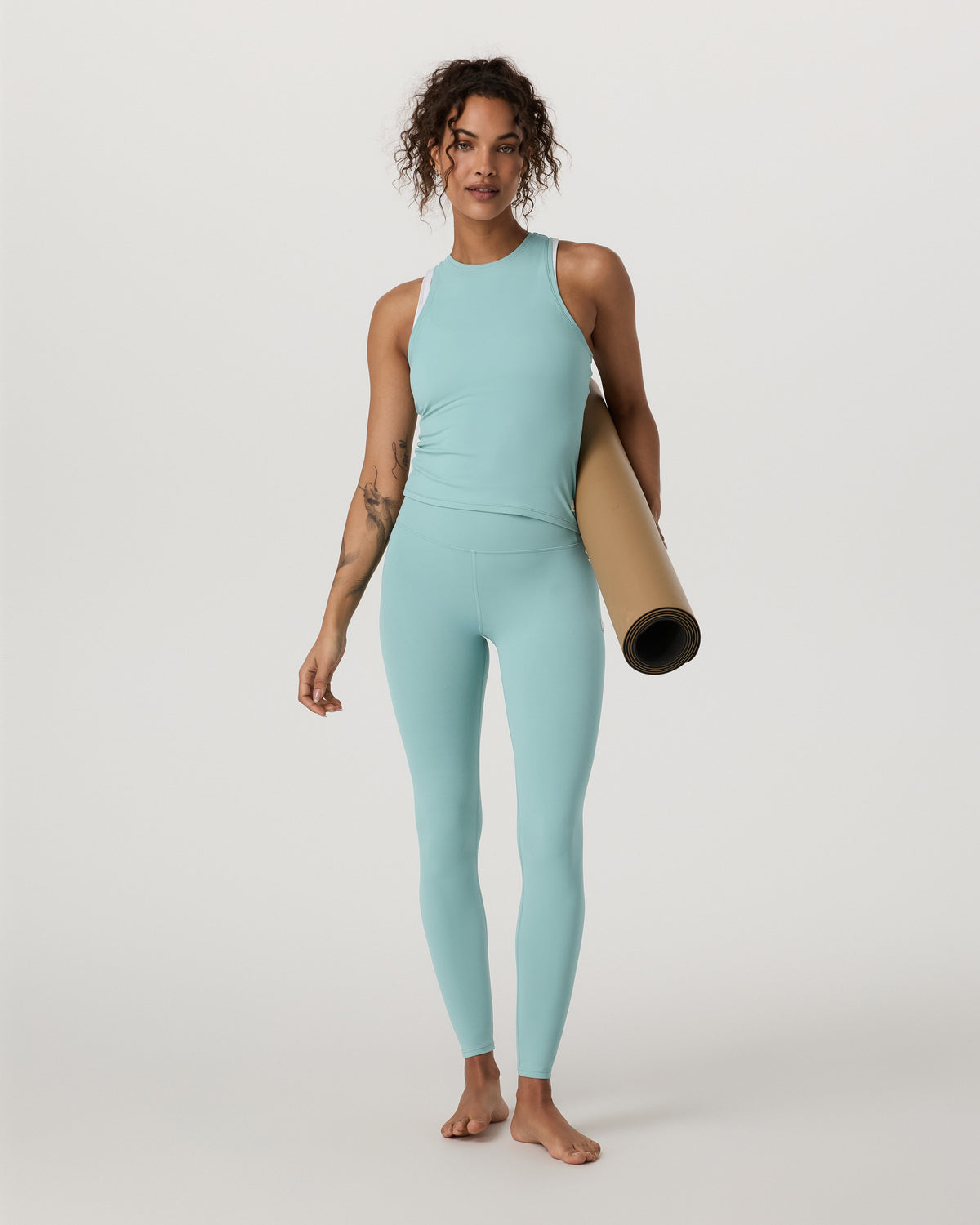 Vuori AllTheFeels? Legging - Short Sea Spray Leggings - Image 2