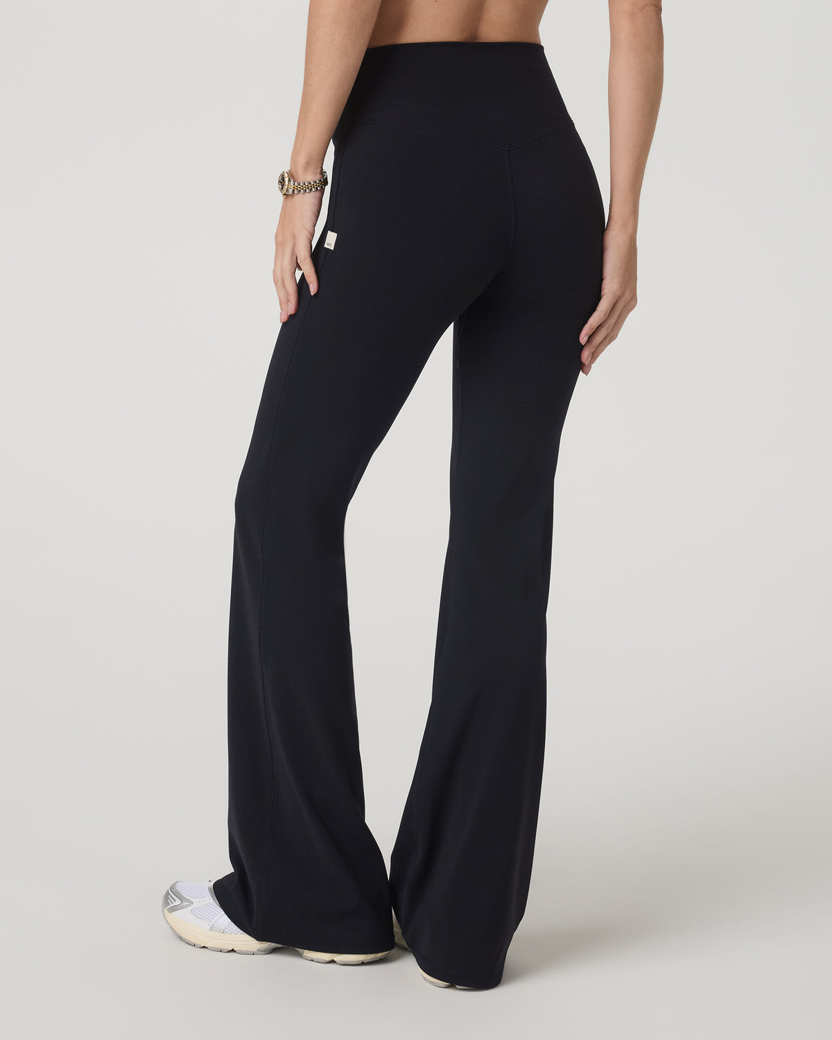 Vuori AllTheForm? Flare - Long Women's Black Leggings - Image 3