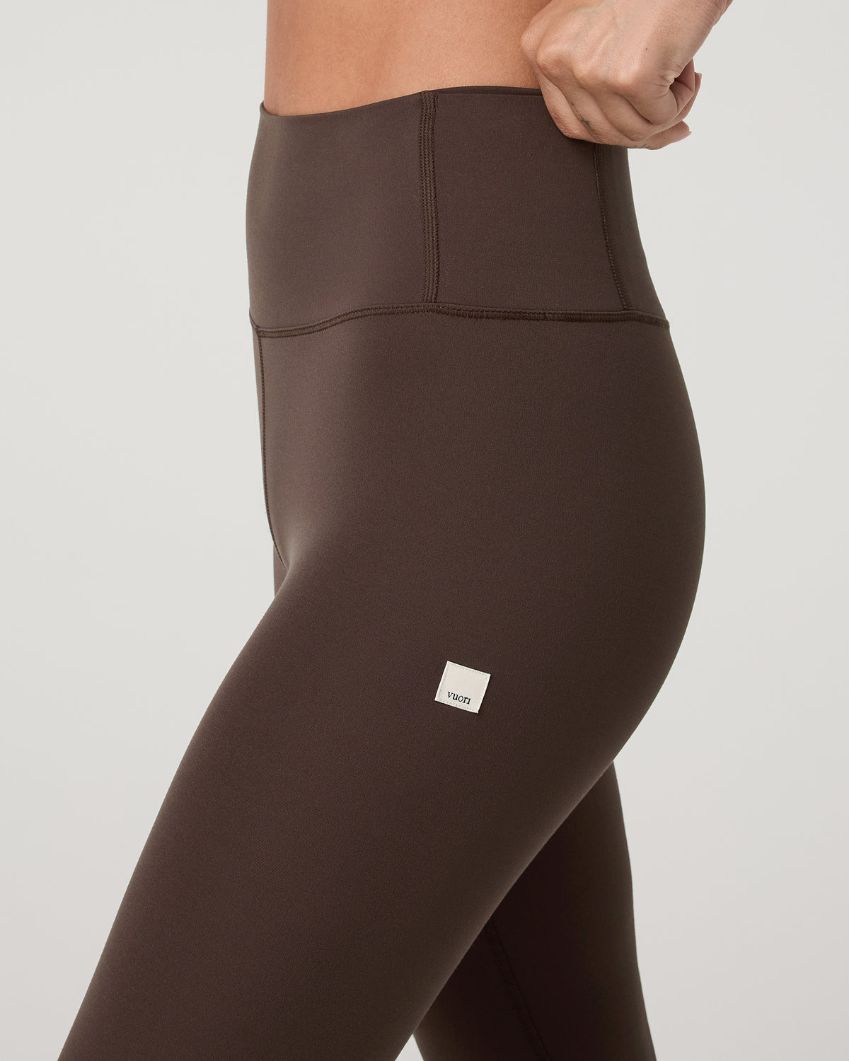 Vuori AllTheFeels? Legging Java Brown Leggings - Image 4