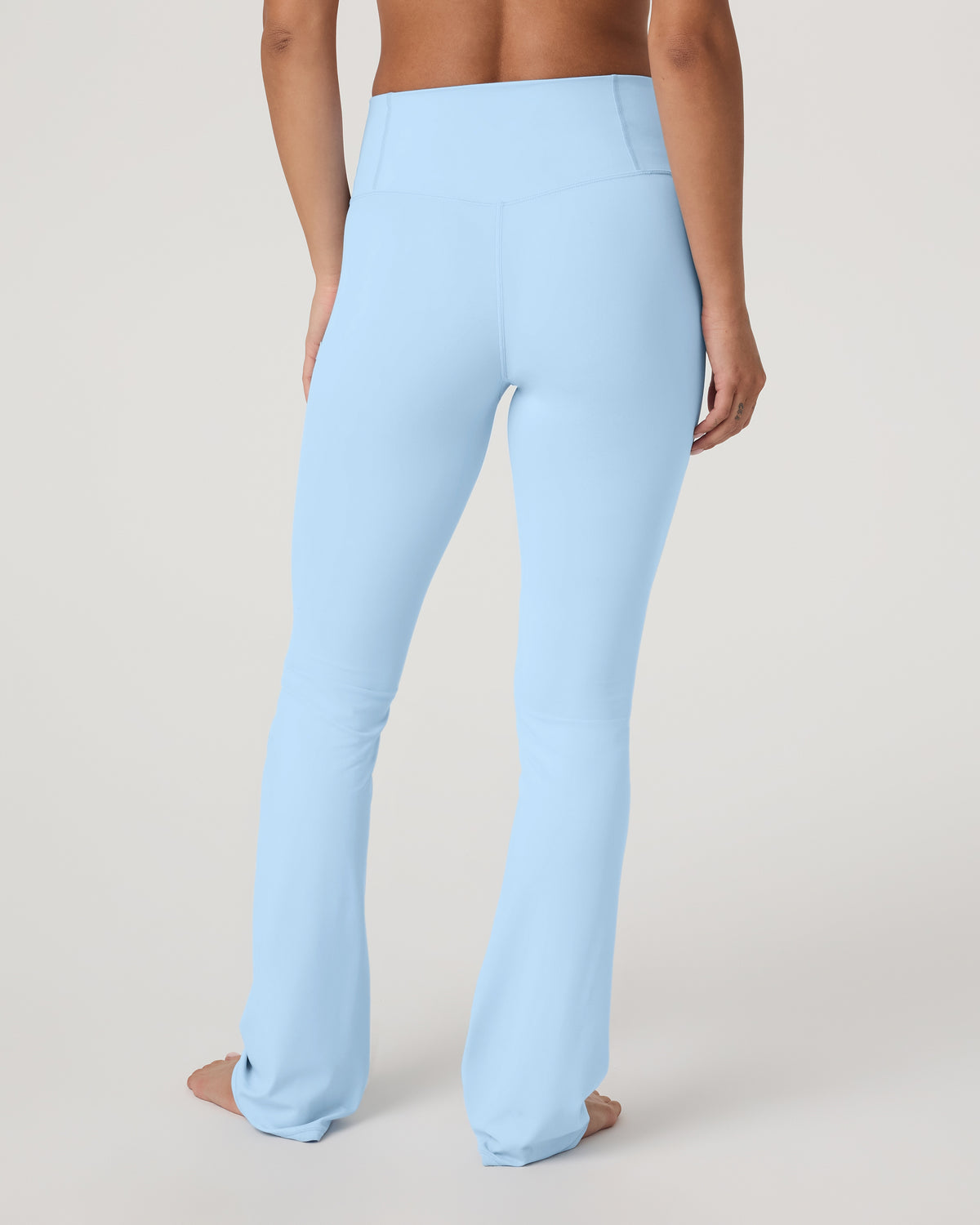 Vuori AllTheFeels? Slim Flare Crystal Blue Leggings - Image 3