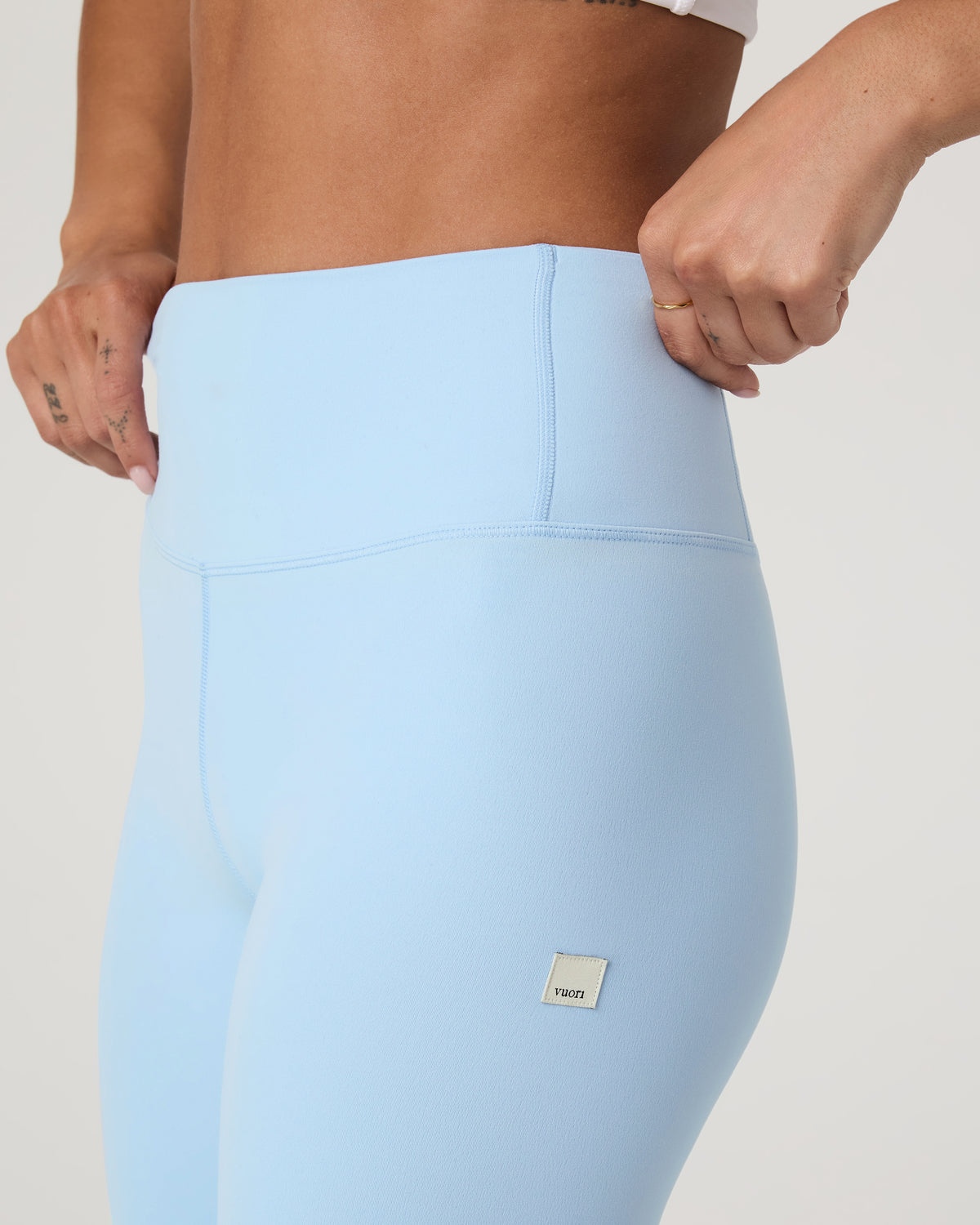 Vuori AllTheFeels? Slim Flare Crystal Blue Leggings - Image 6