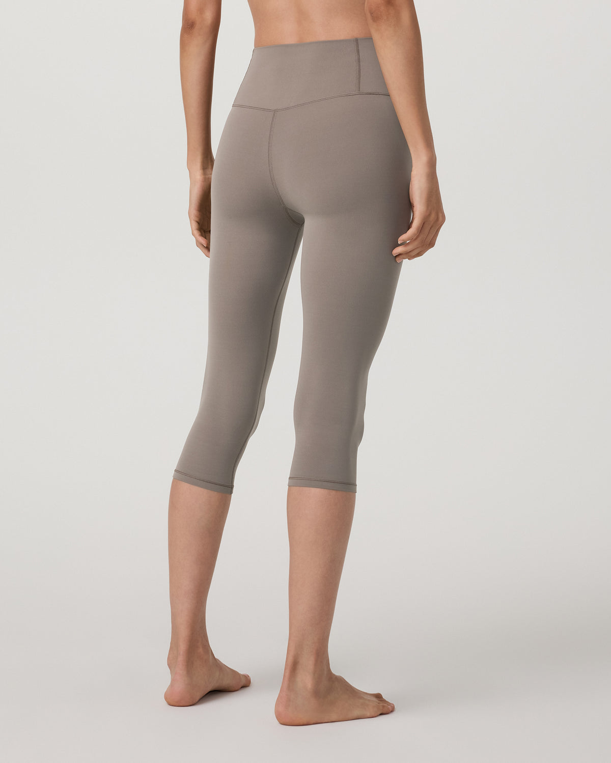 Vuori AllTheFeels? Crop Legging Smokey Taupe Leggings - Image 3