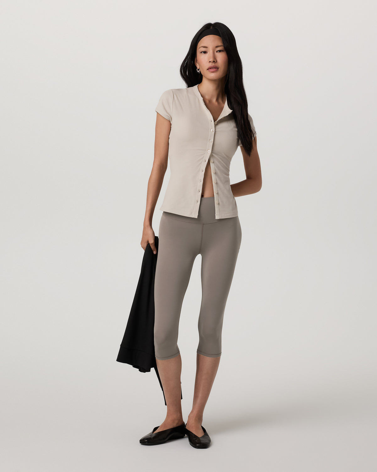Vuori AllTheFeels? Crop Legging Smokey Taupe Leggings - Image 4