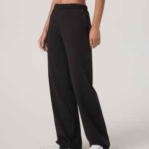Women's Halo Modern Strght Leg Pant - Short Solid Black