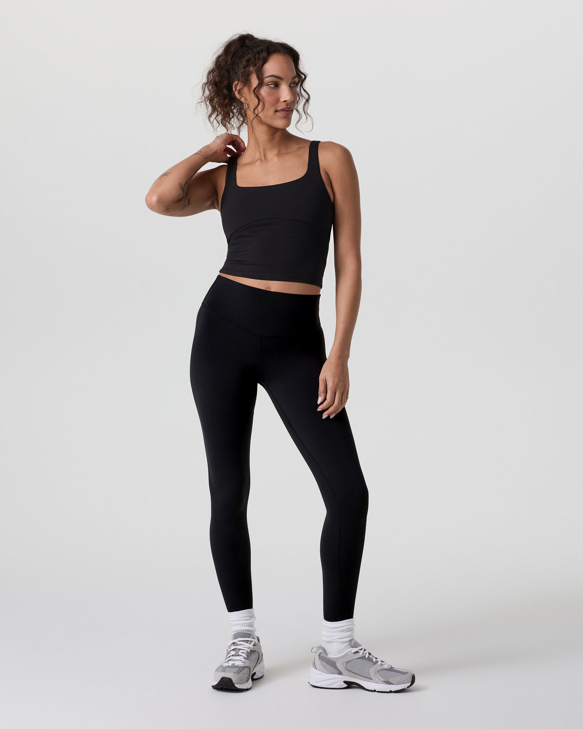 Vuori AllTheForm? Support Tank Black - Image 5