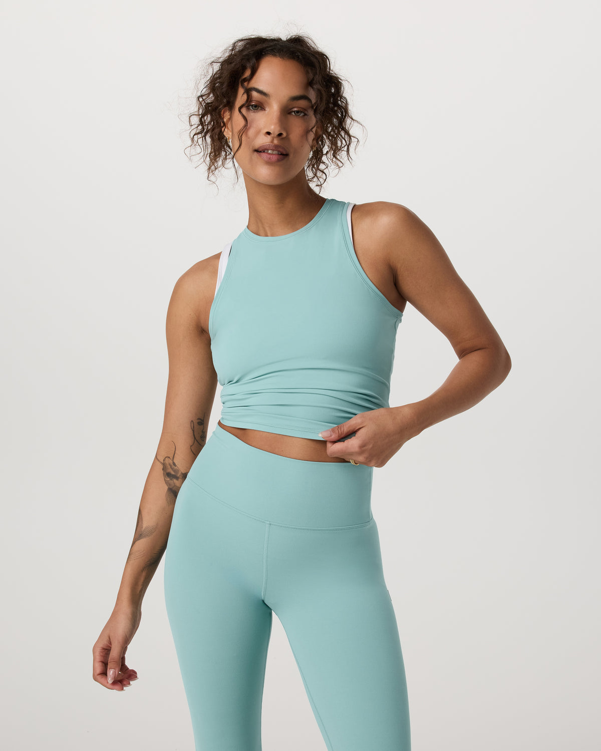 Vuori AllTheFeels? Crew Tank Women's Sea Spray Tank Top - Image 5