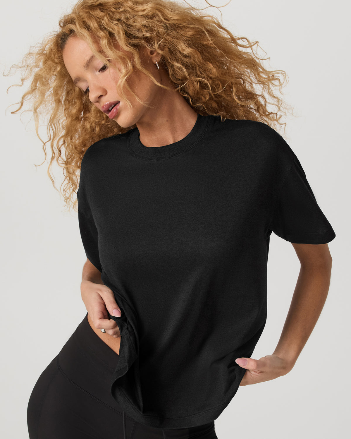 Energy Long Tee Women's Black Heather Fitness Tee Shirt - Image 4