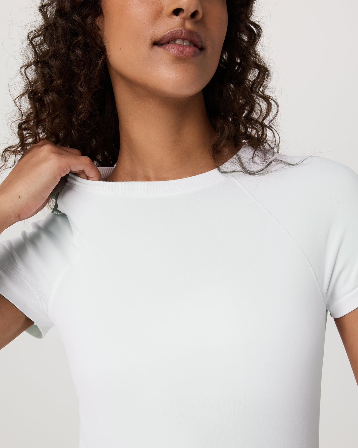 Short Sleeve Seamless Surge Tee White - Image 2