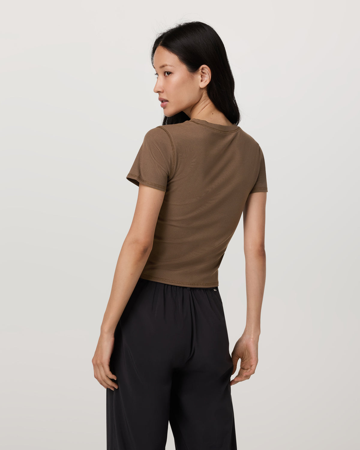 Pose Fitted Tee Women's Espresso T-Shirt - Image 3