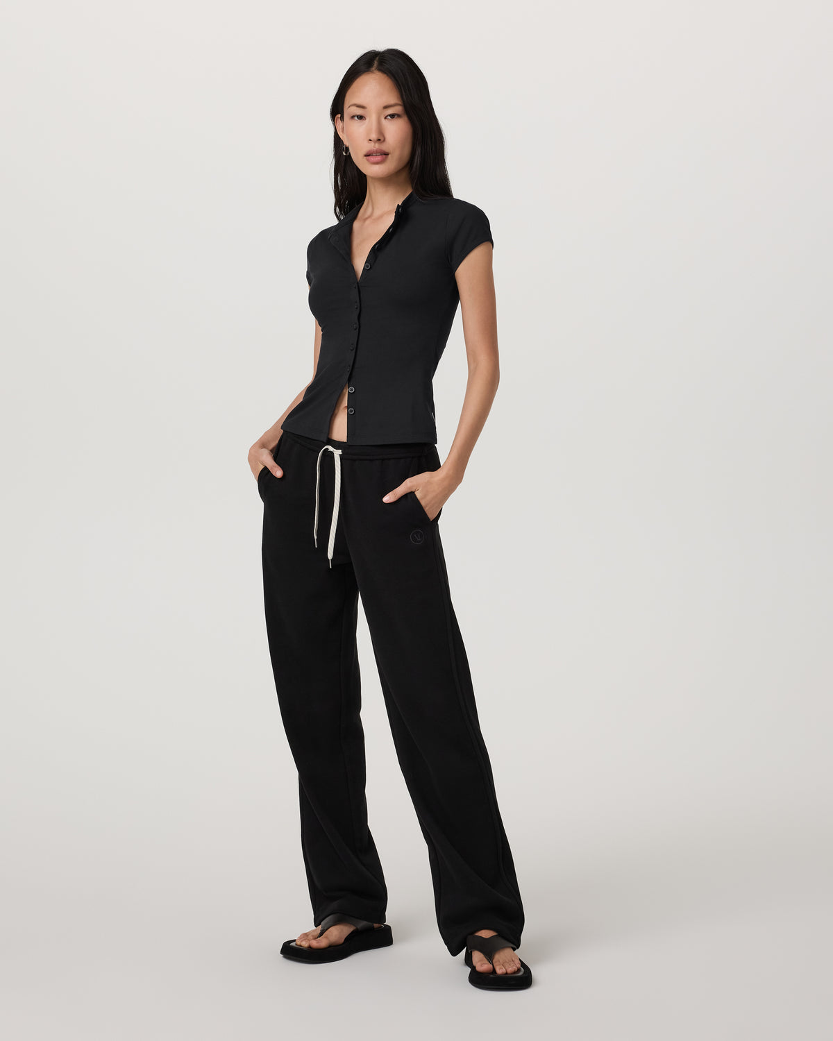 Short Sleeve Pose Button Up Women's Black Crewneck| Vuori - Image 6