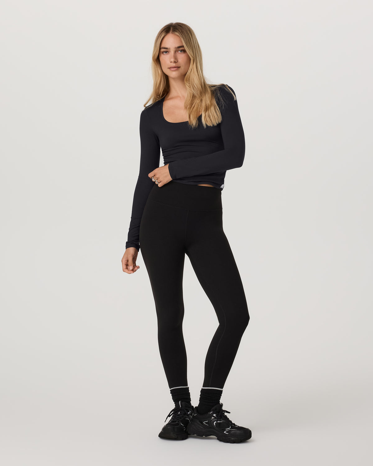 Women's Long Sleeve Halo Essential Scoop Solid Black - Image 2