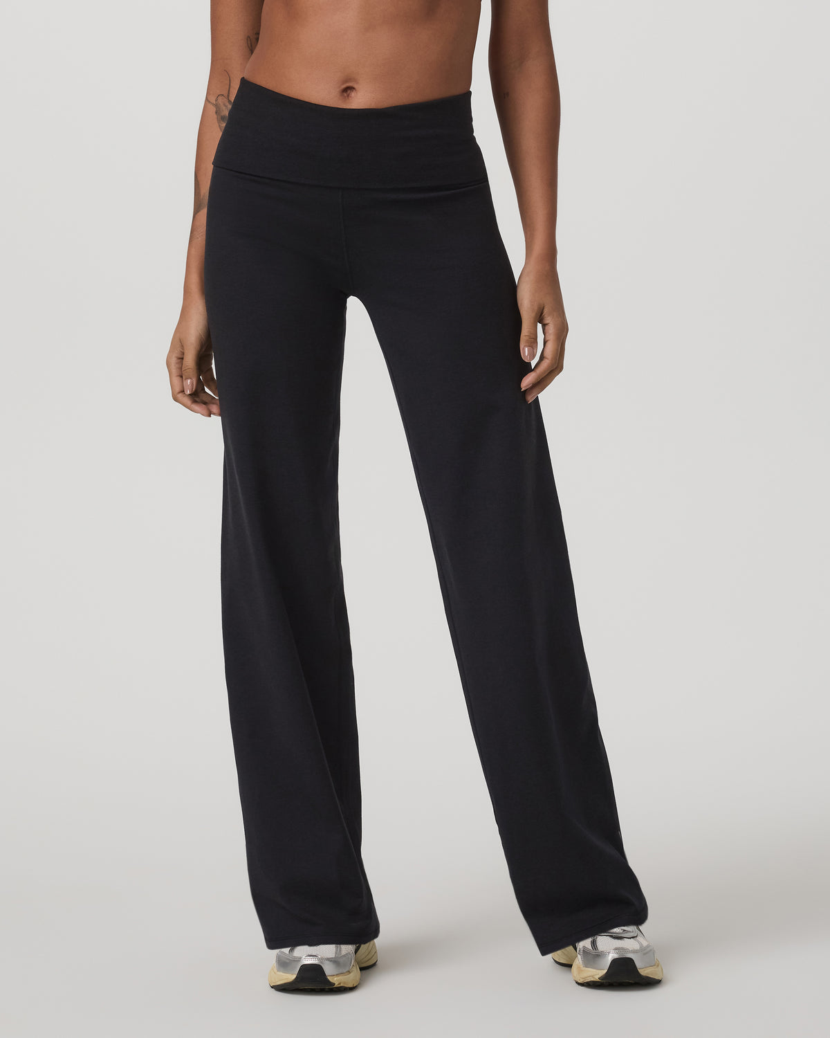 Granite Foldover Straight Leg Women's Black Heather Pant