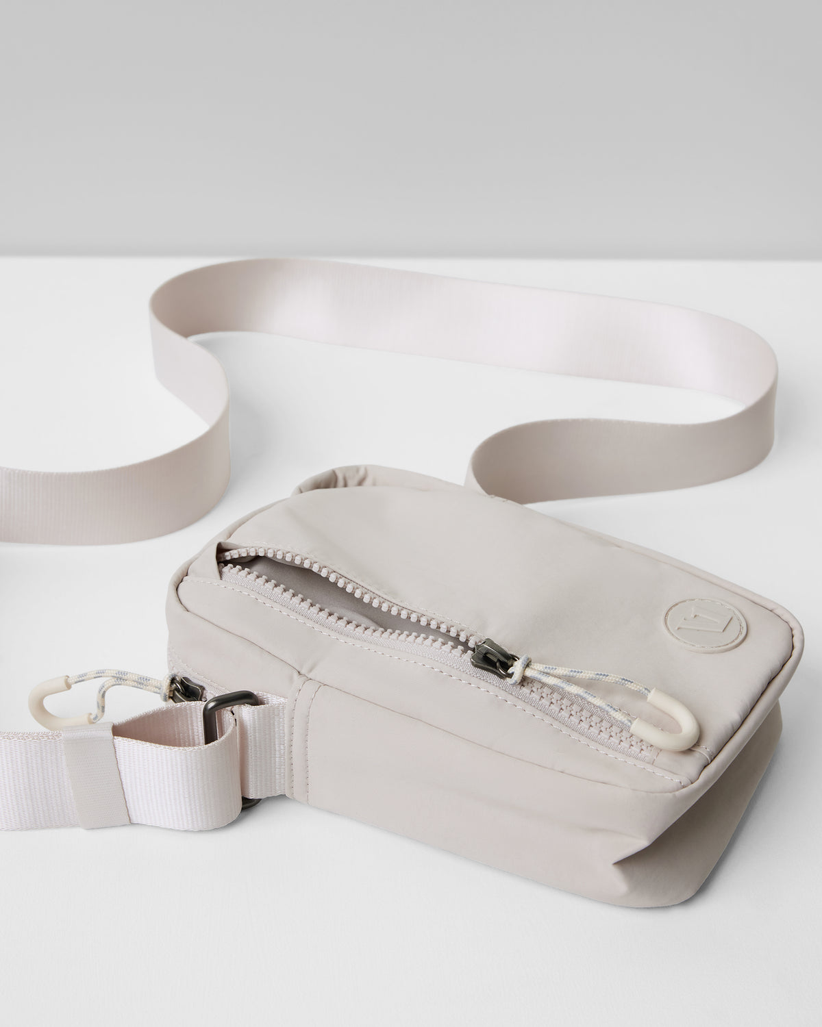 All Around Crossbody Ecru Bag - Image 2