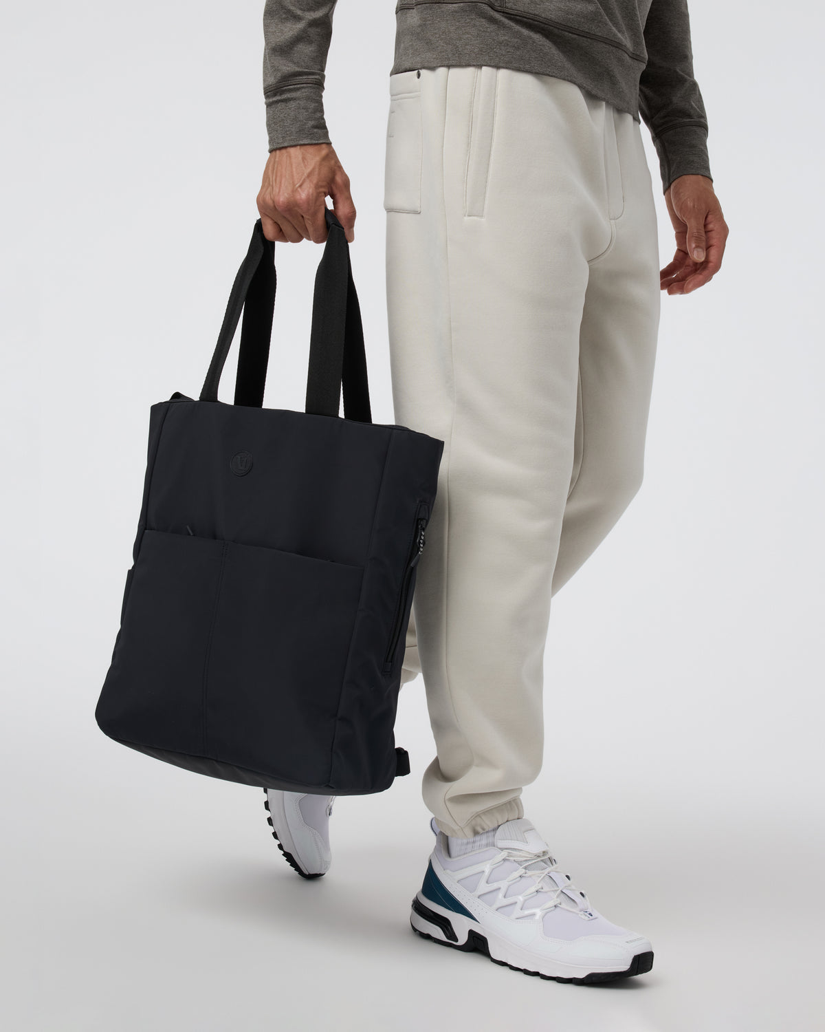 V1 Convertible Tote Bag 2.0 Black - Image 6