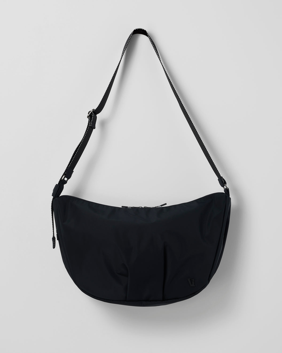Vuori Carryall Stylish Black Modern Crescent Bag