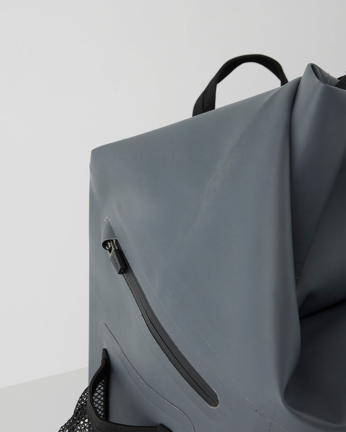Vuori Dry Bag Charcoal Waterproof Bag - Image 4