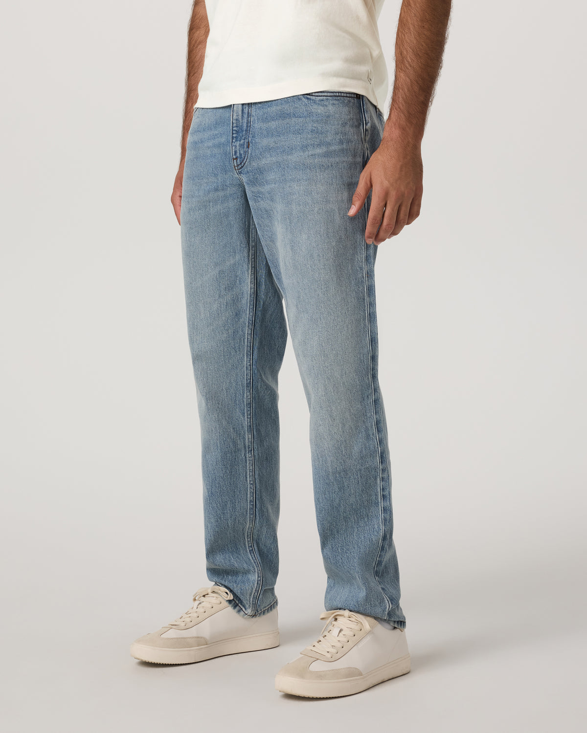 Vuori Vintage Jean Classic Fit 30" Light Wash Denim