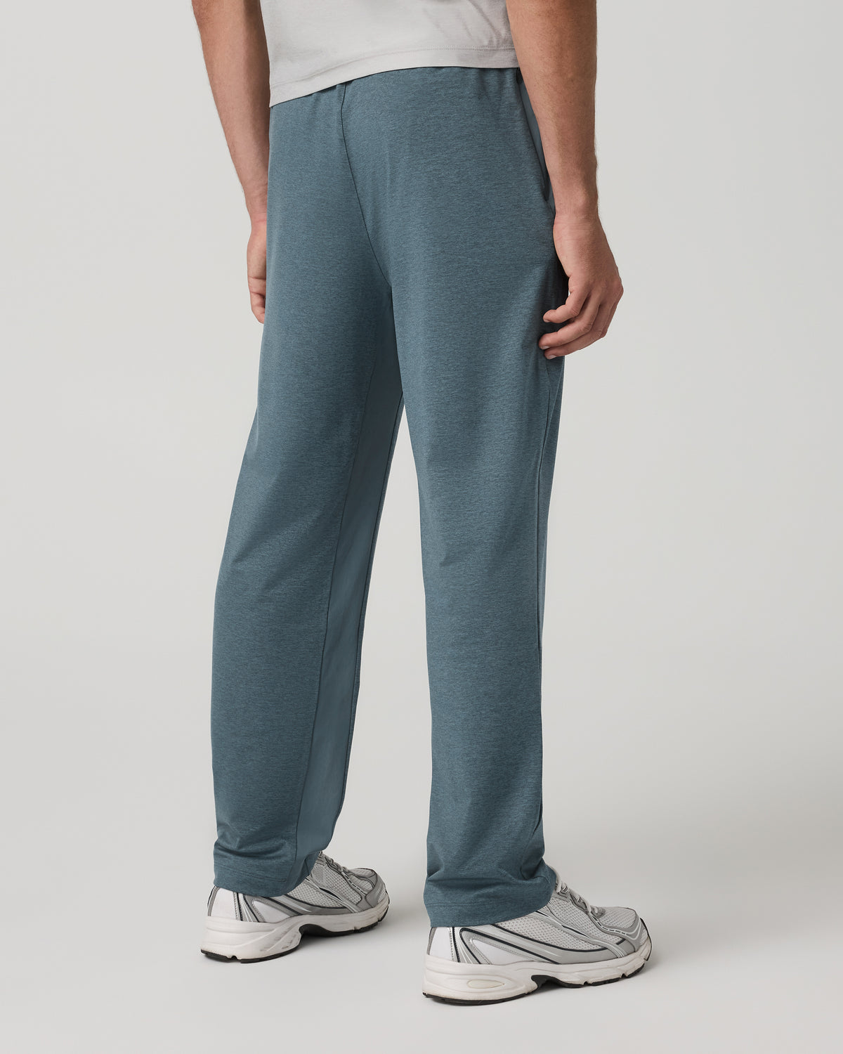 Men's Sunday Performance Track Pant 30" Blue Sea Heather| Vuori - Image 3