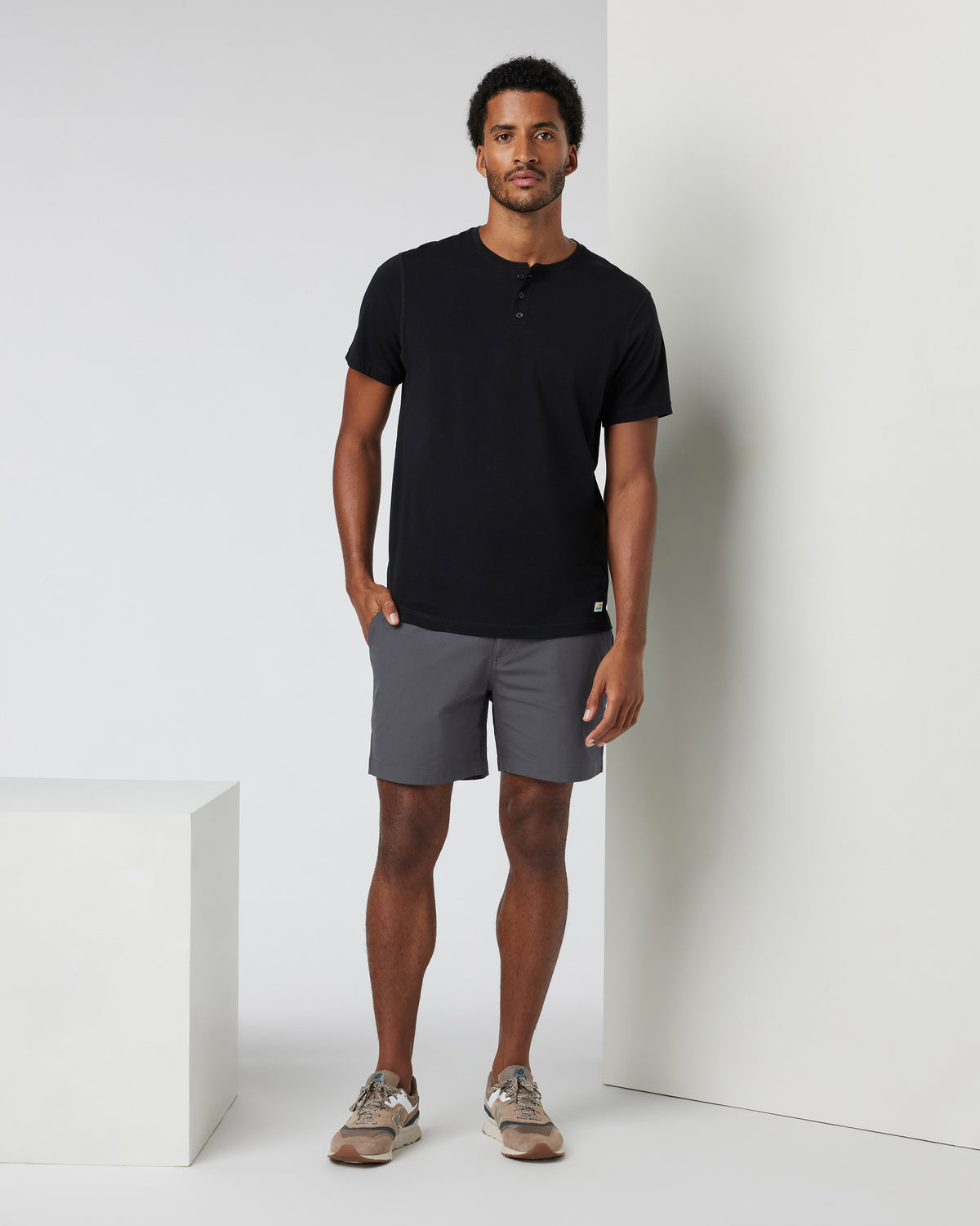 Meta Short 6" Men's Charcoal Chino Shorts - Image 2