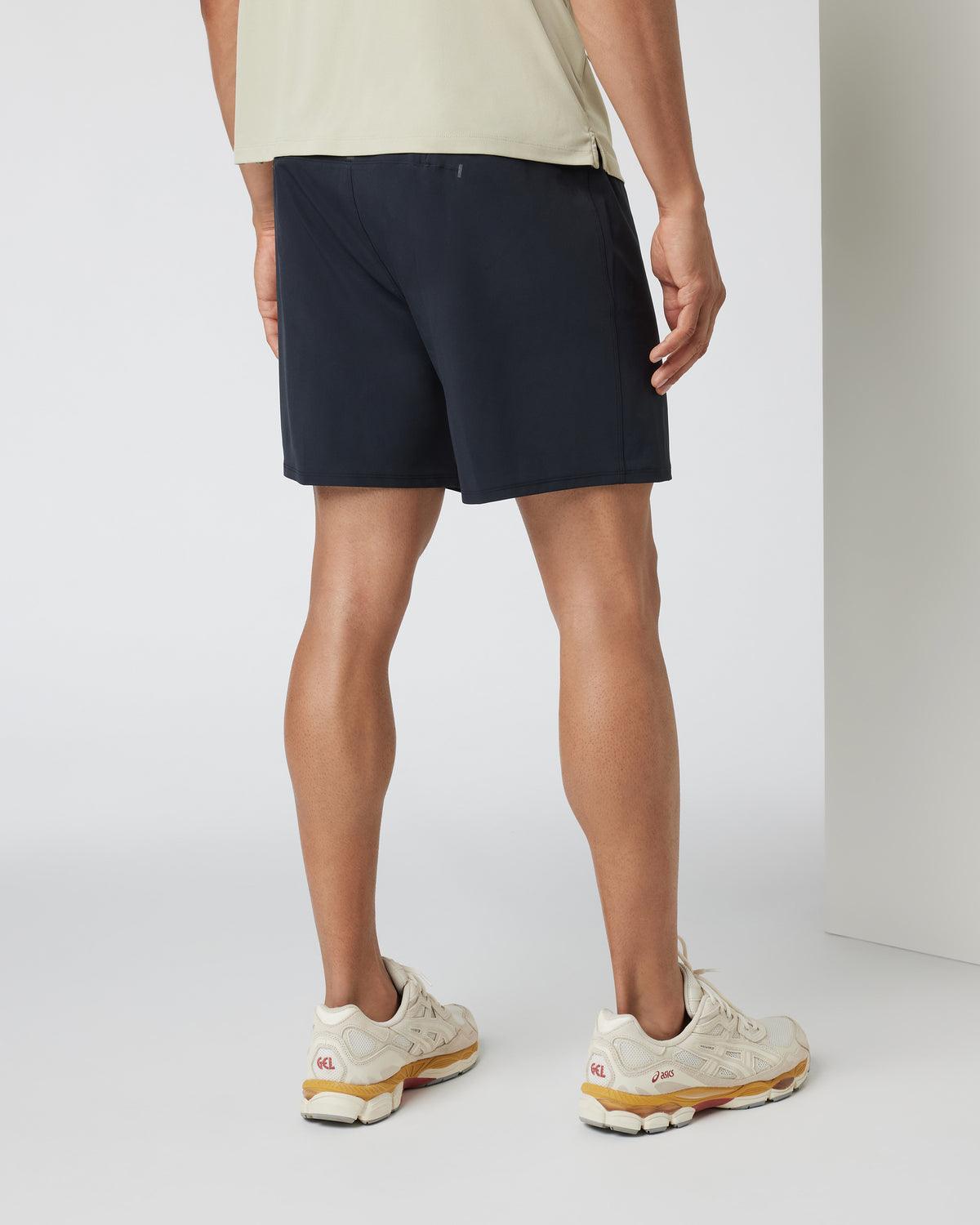 Qualify Run Short Lined 6" Men's Black Run Shorts - Image 5