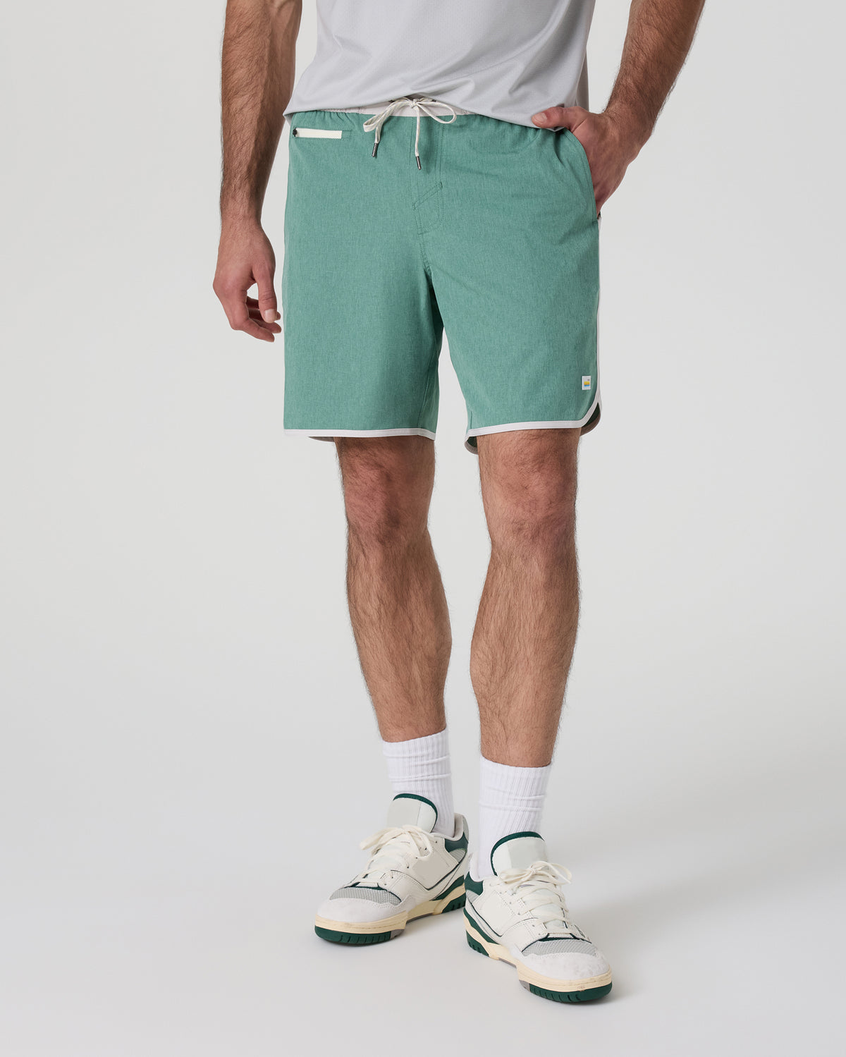 Banks Short Hedge Green Linen Texture