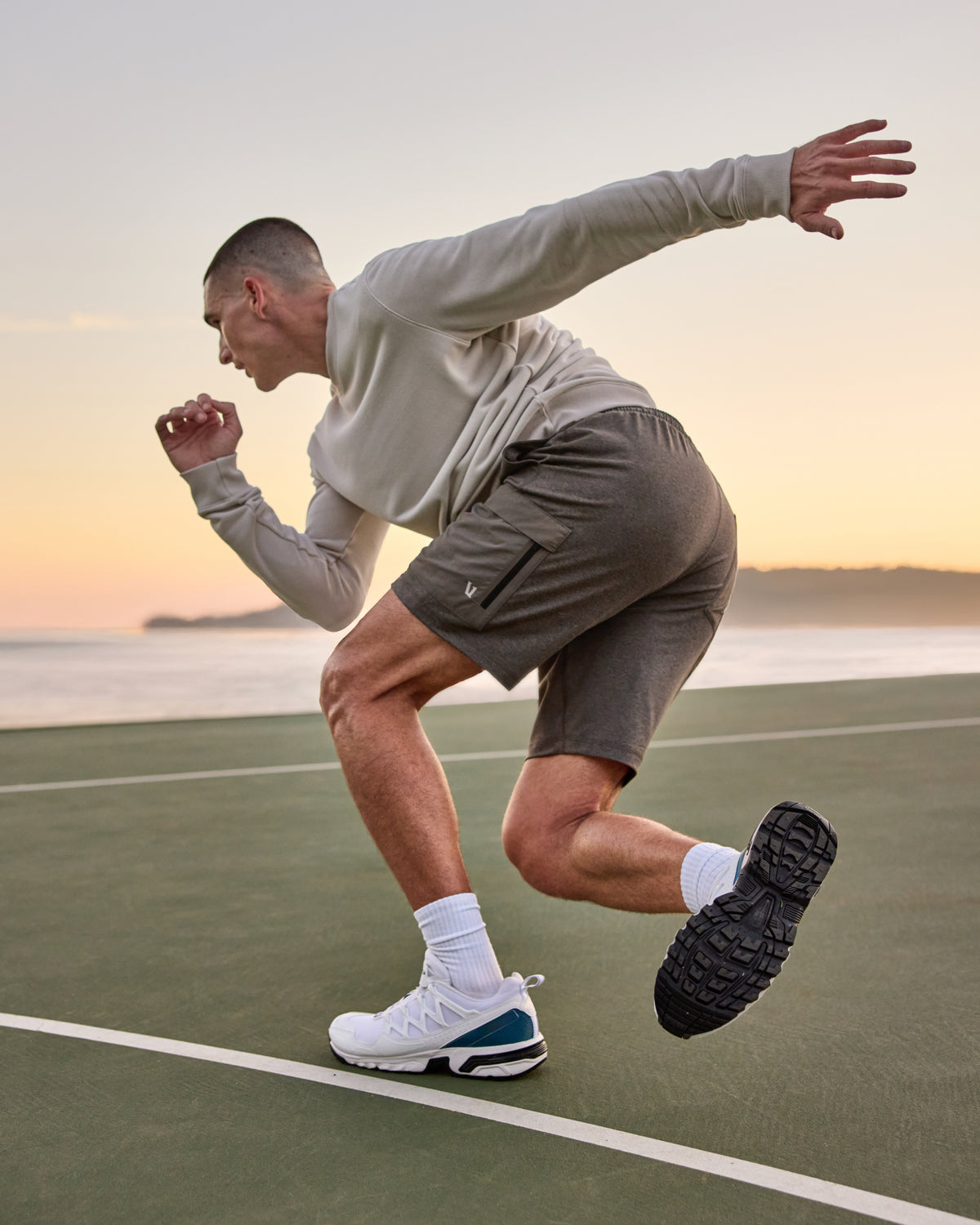 Sunday Performance Utility Short Classic Fit 8" Warm Grey Heather - Image 4