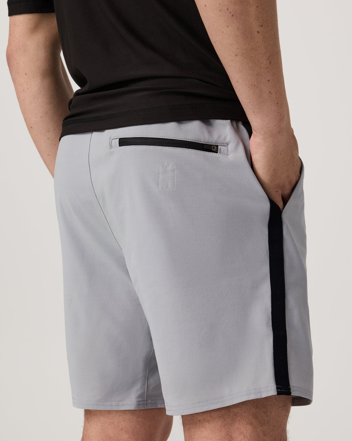 Elevate Kore Utility Short Lined 7" Men's Sea Fog Shorts - Image 2
