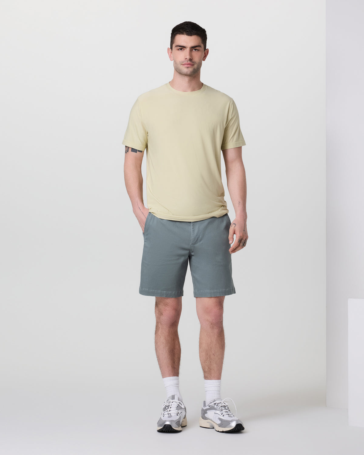 Fletcher Short Classic Fit 8" Dusty Blue - Image 4