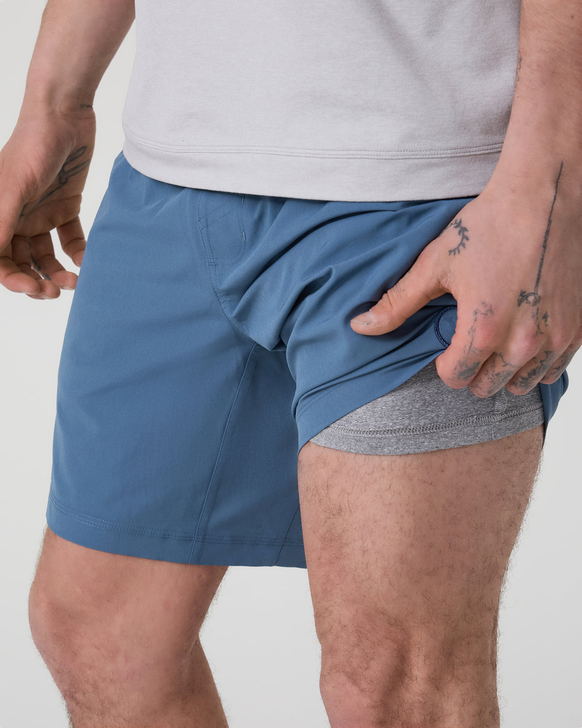 Kore Short Lined 7" Men's Pool Blue Tonal Athletic Shorts - Image 2