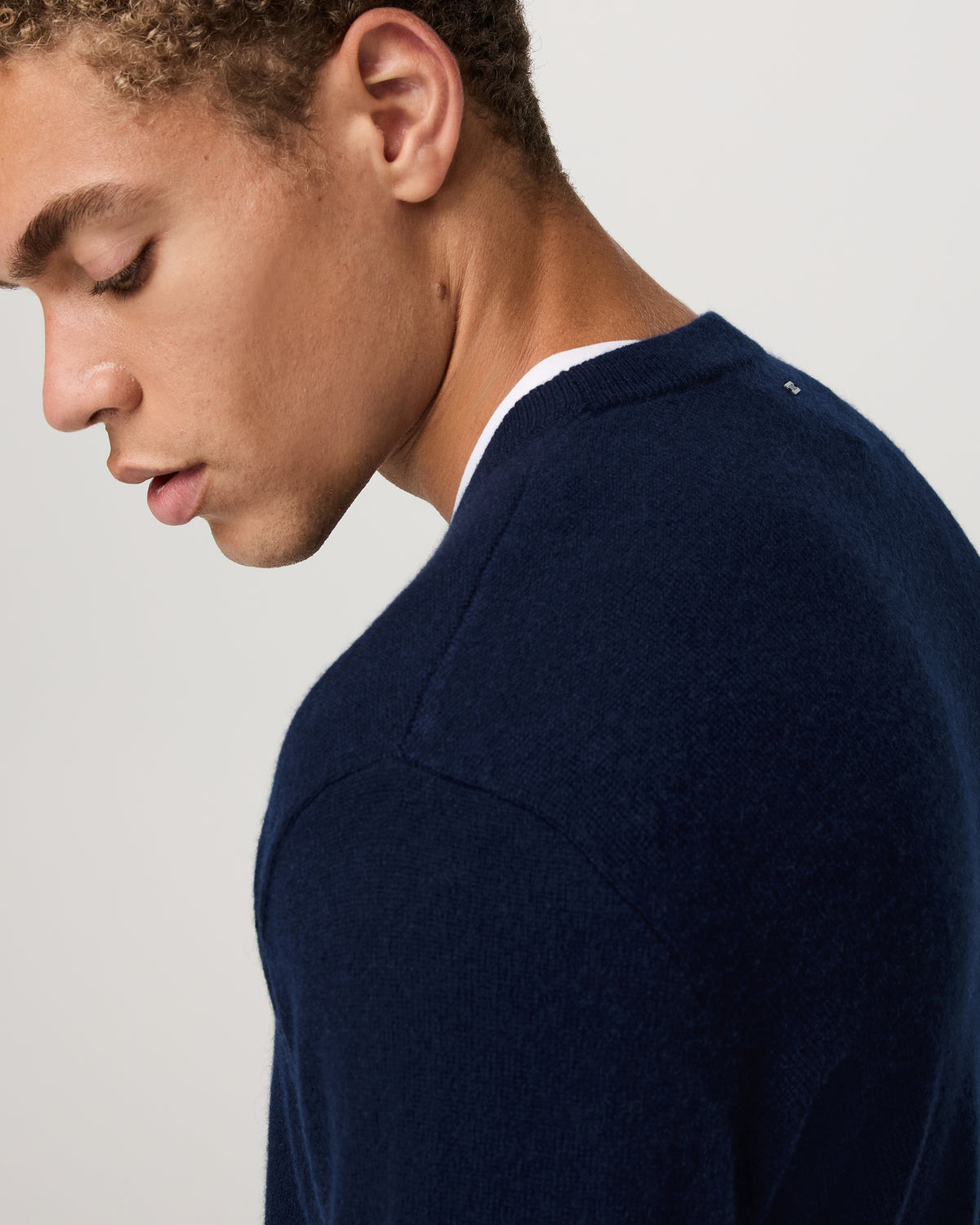 Berik Cashmere Sweater Men's Sweater in Ink - Image 4