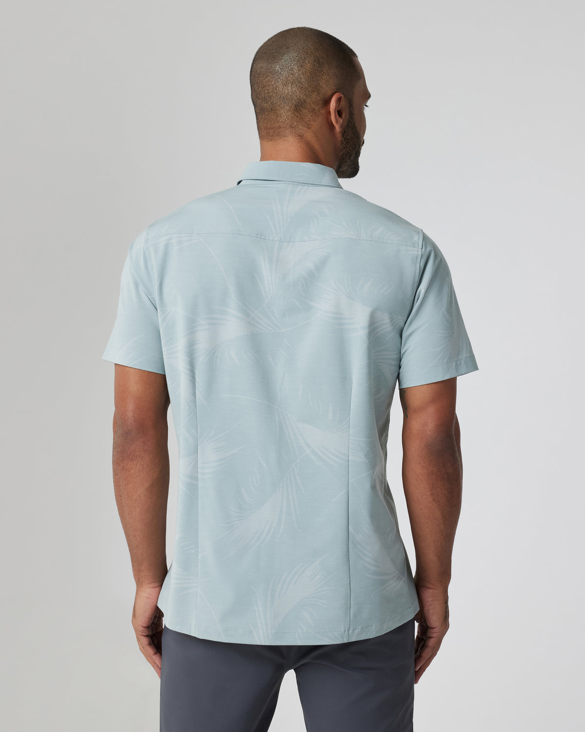 Short-Sleeve Bridge Button Down Chalk Blue Falling Fronds - Image 2