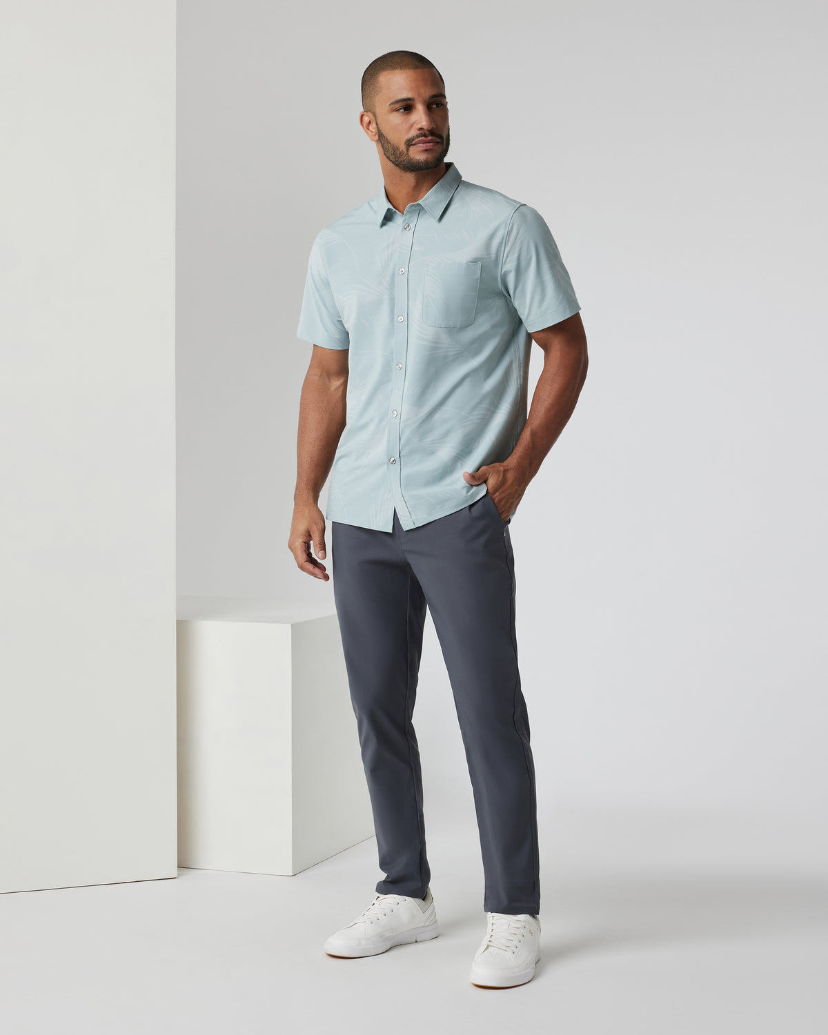Short-Sleeve Bridge Button Down Chalk Blue Falling Fronds - Image 3